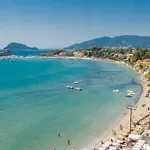 Stathis I Daire Laganas